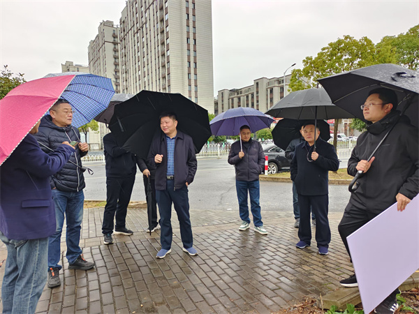 12月11日，洪董陪同詹凱縣長(zhǎng)一行調(diào)研張家山安置區(qū)地塊.jpg